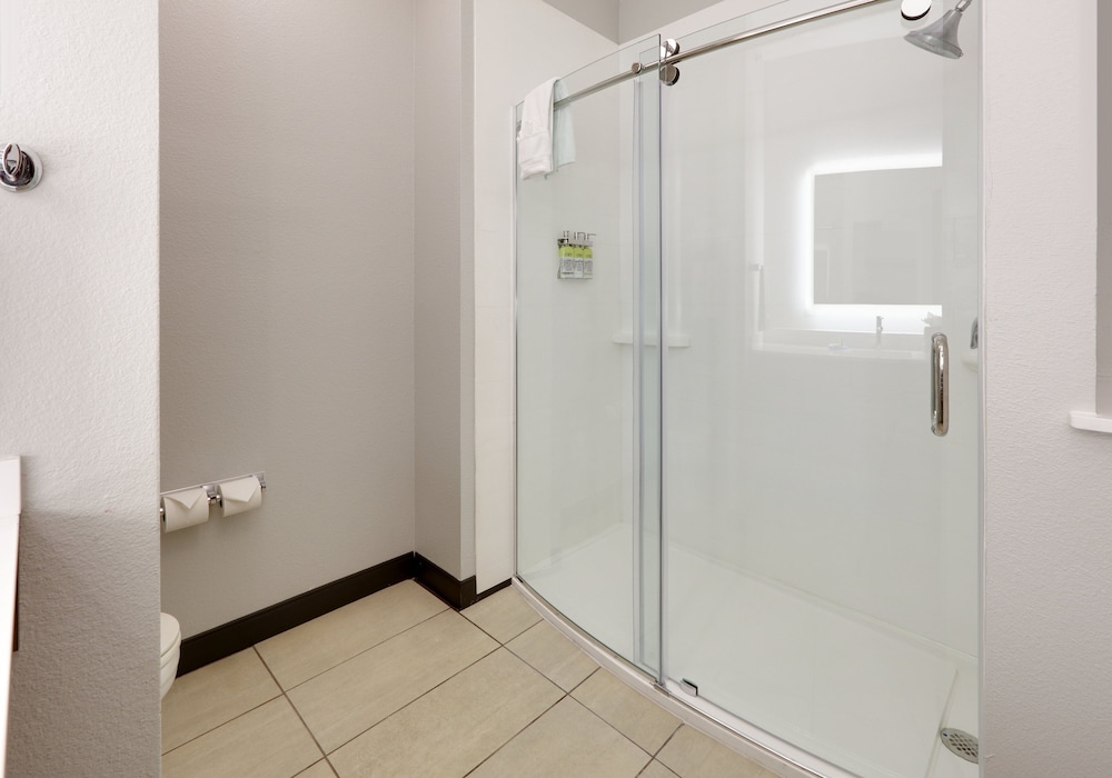 holiday inn express and suites denton north by ihg