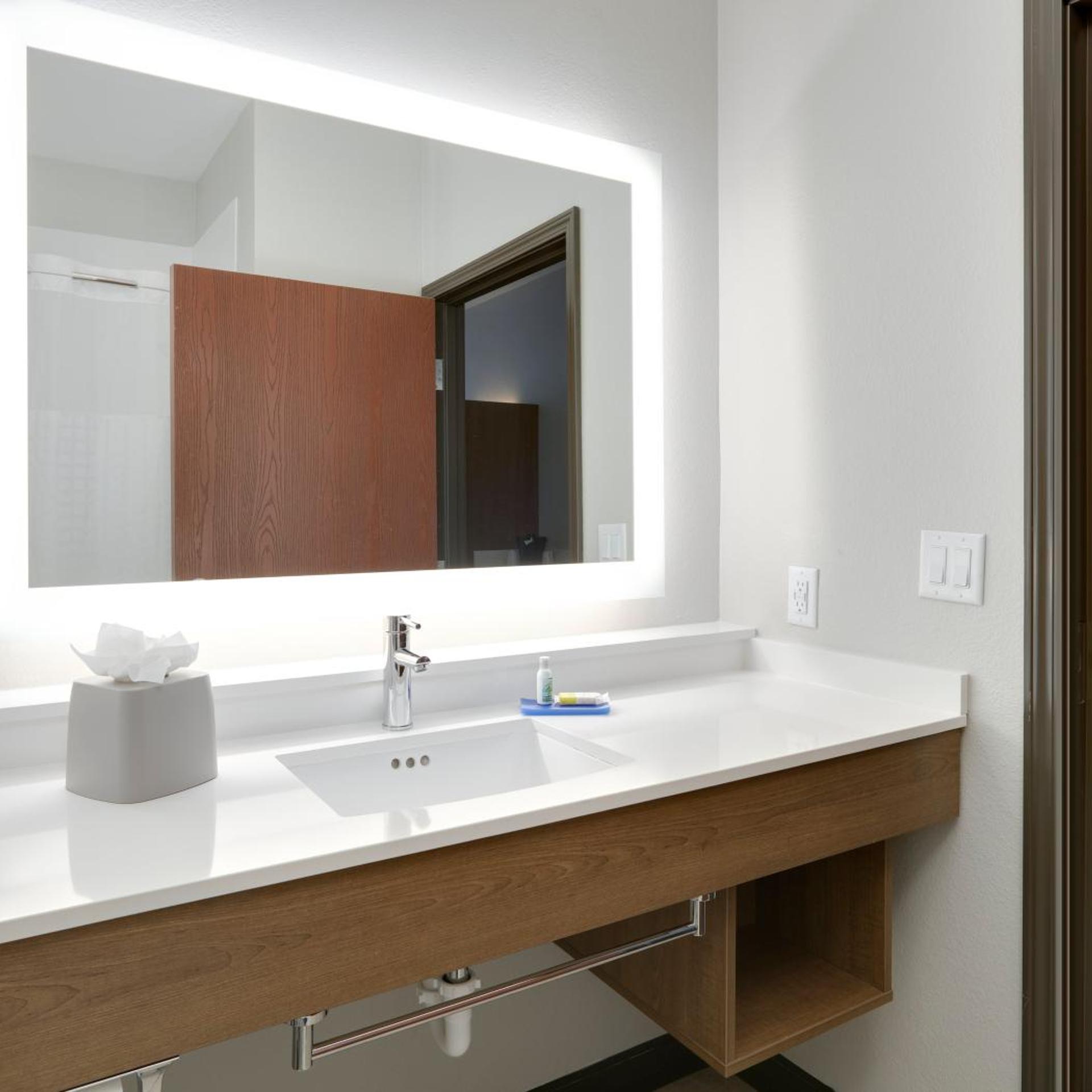 holiday inn express and suites denton north by ihg