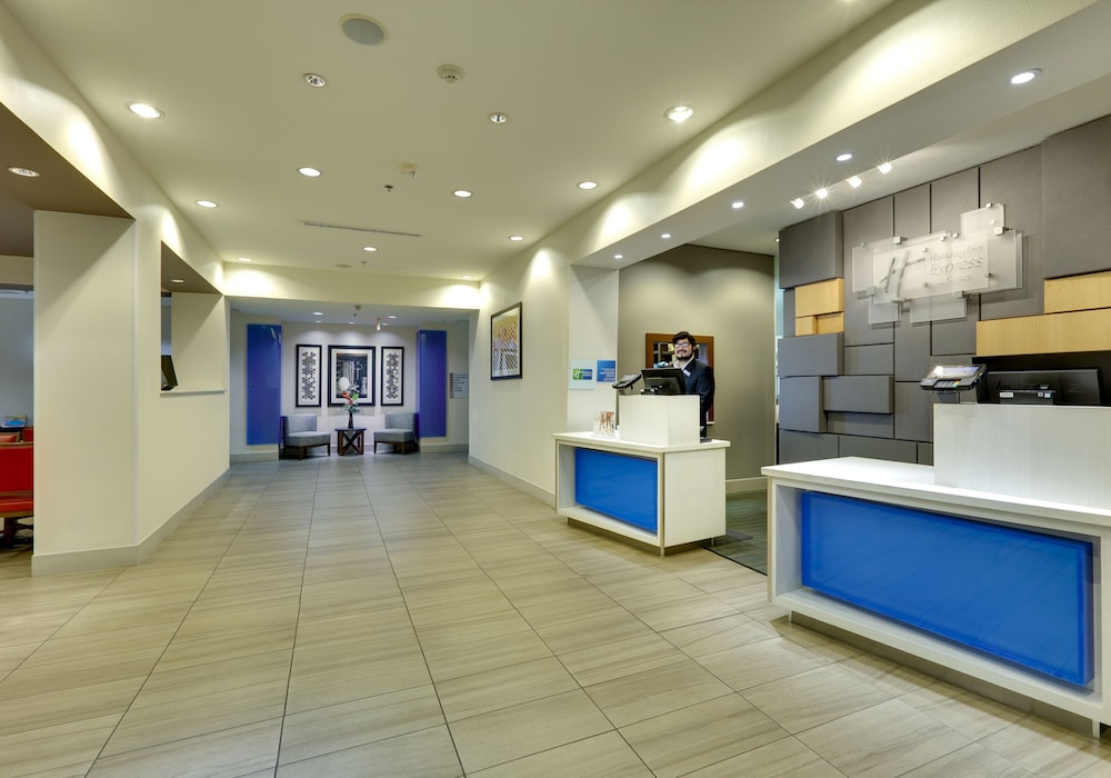 holiday inn express and suites denton north by ihg