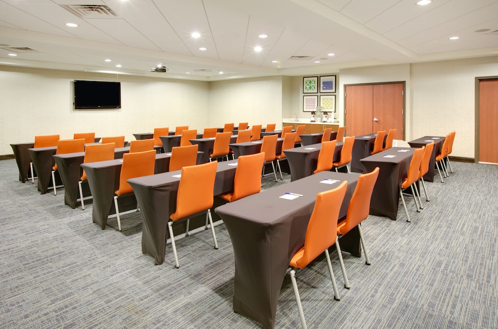 holiday inn express and suites denton north by ihg