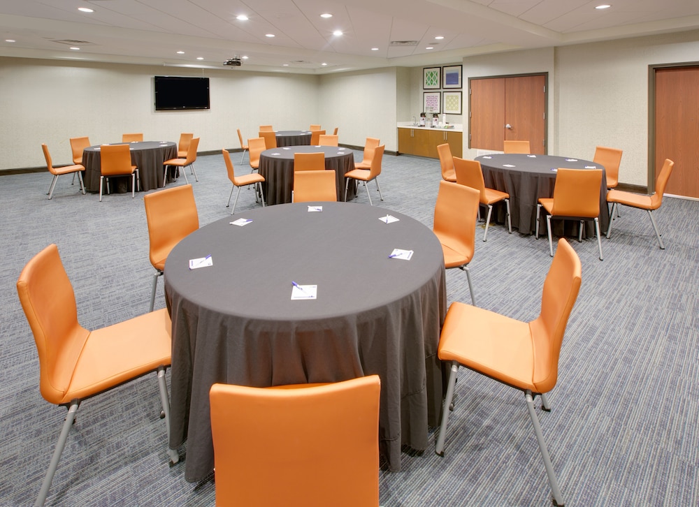 holiday inn express and suites denton north by ihg
