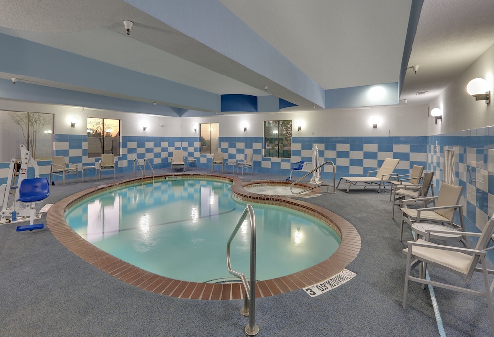 holiday inn express and suites denton north by ihg
