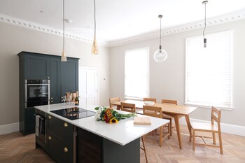 dream stays bath barton house