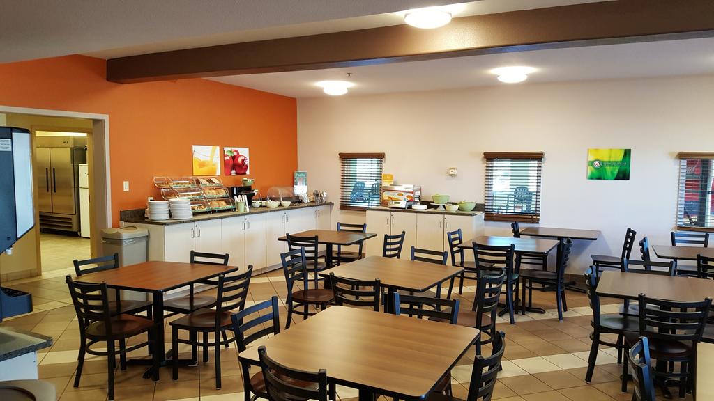 quality inn airport