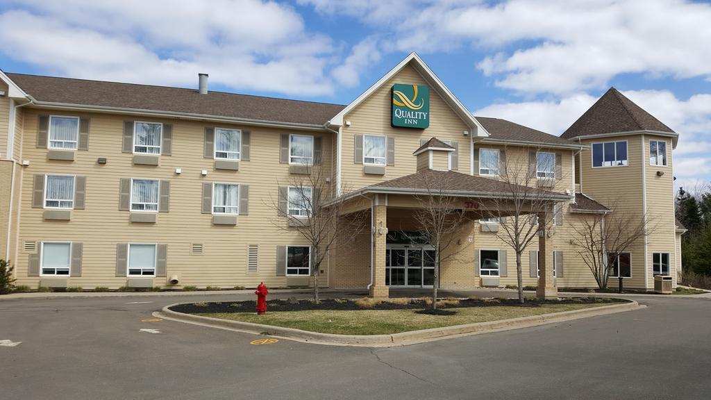 Quality Inn Airport,Moncton>>Dieppe,3 star
