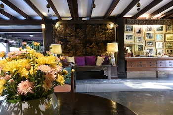zantiis ndol villas