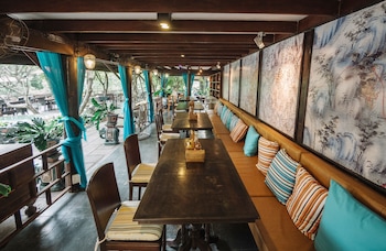 zantiis ndol villas