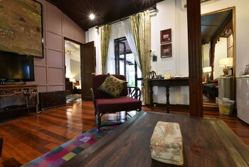 zantiis ndol villas