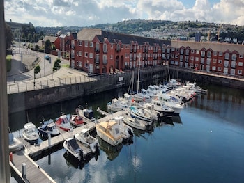 marina city apartment
