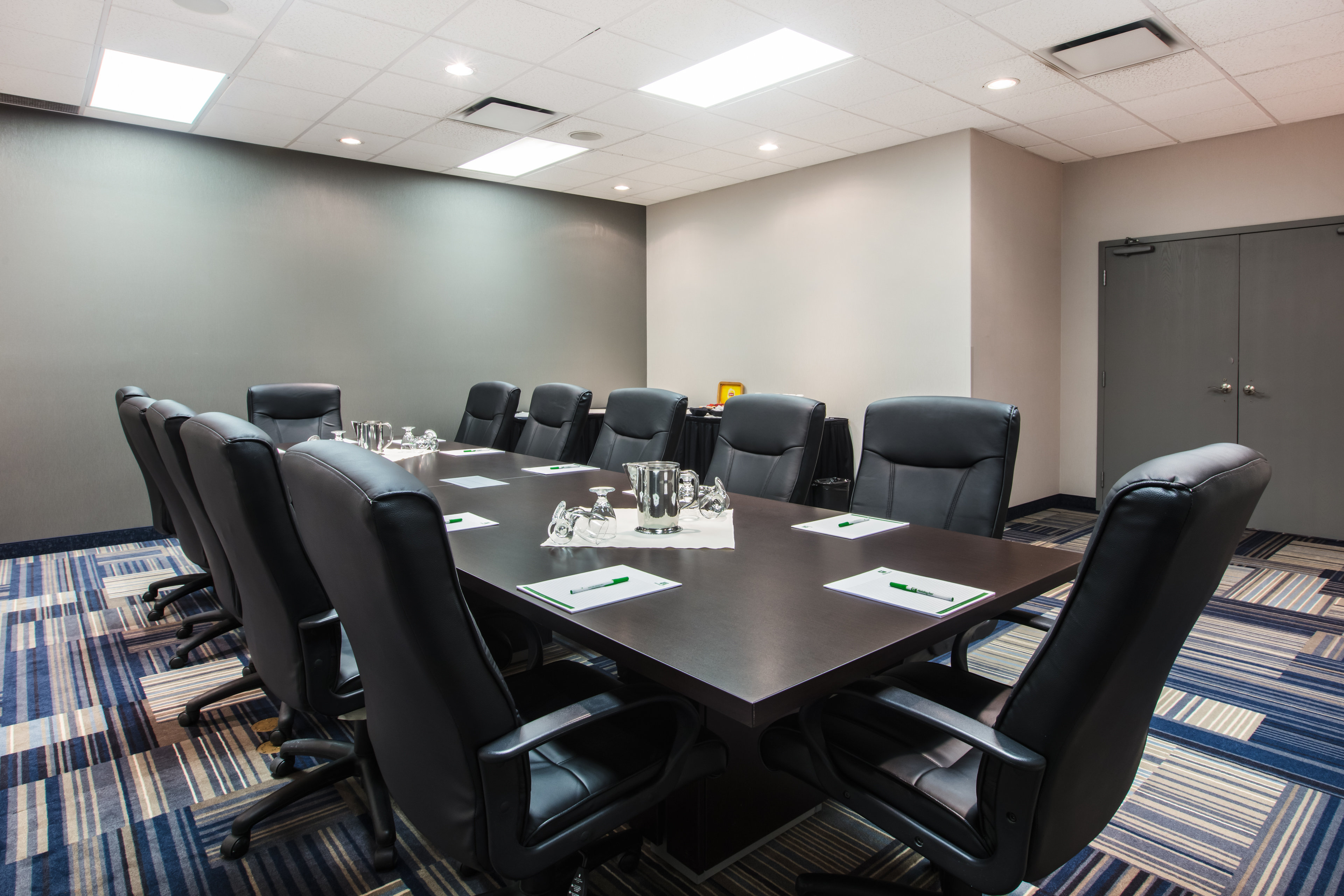 holiday inn and suites grande prairie conference center by ihg