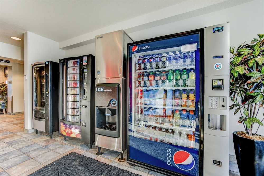 motel 6 grande prairie ab