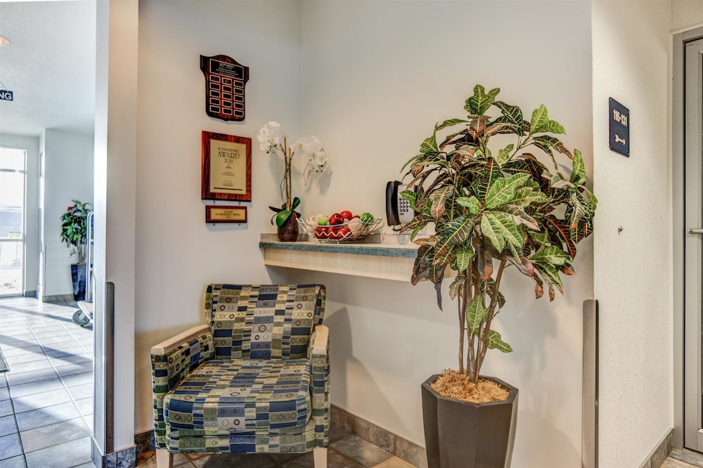 motel 6 grande prairie ab