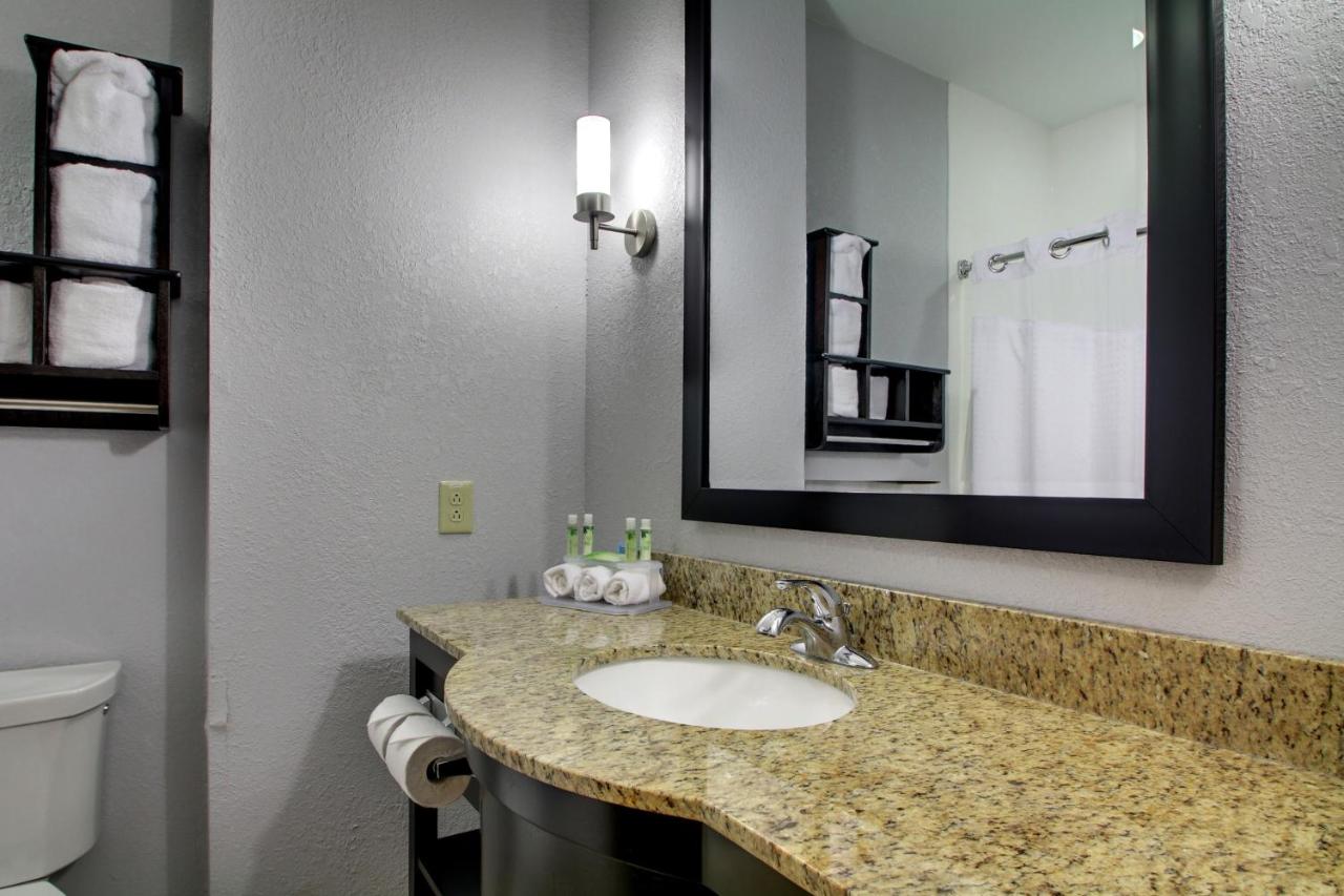 holiday inn express hotel and suites natchez south by ihg