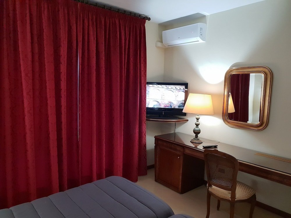 mercure napoli
