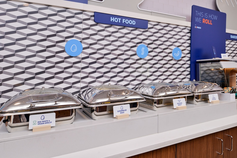 holiday inn express and suites cincinnati mason by ihg