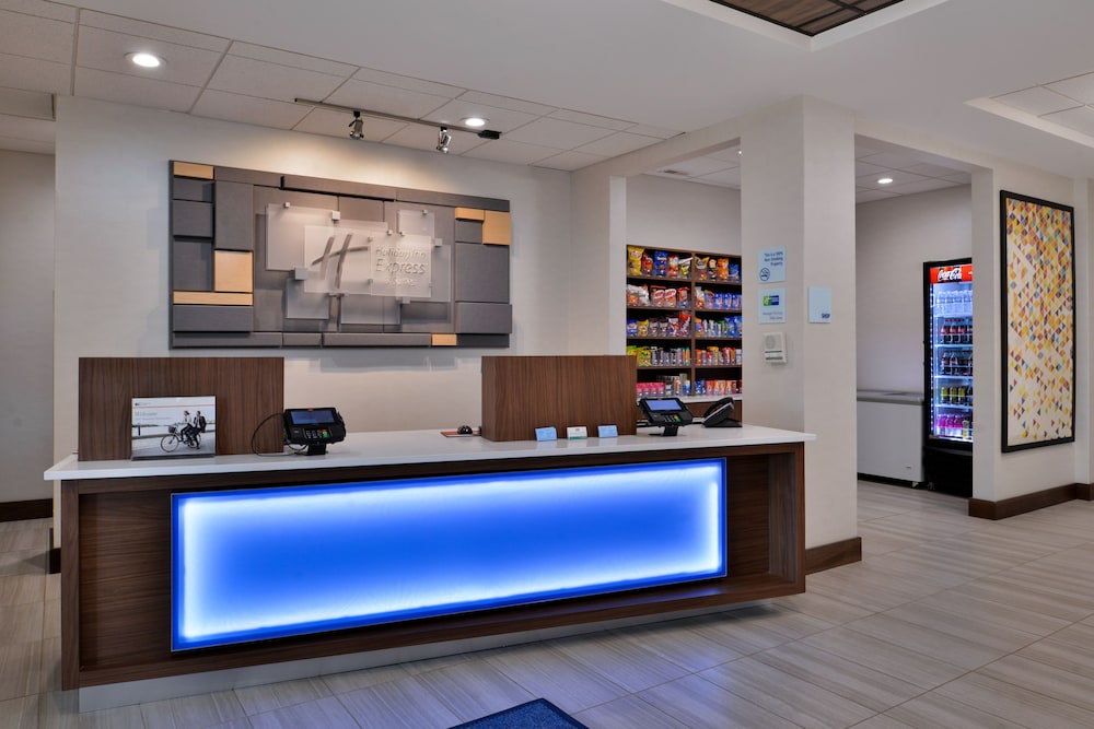holiday inn express and suites cincinnati mason by ihg