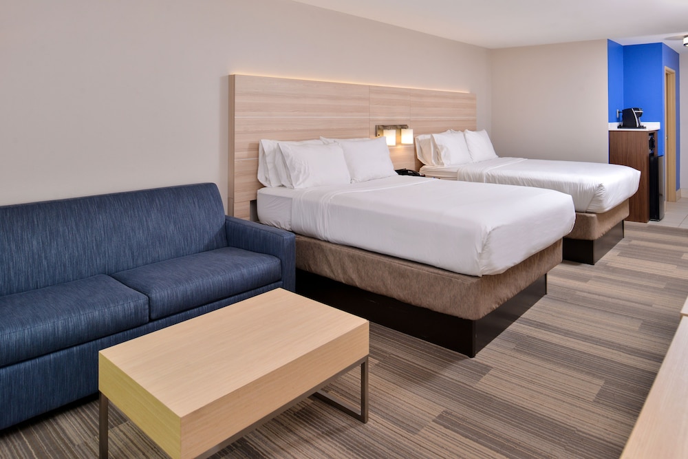 holiday inn express and suites cincinnati mason by ihg