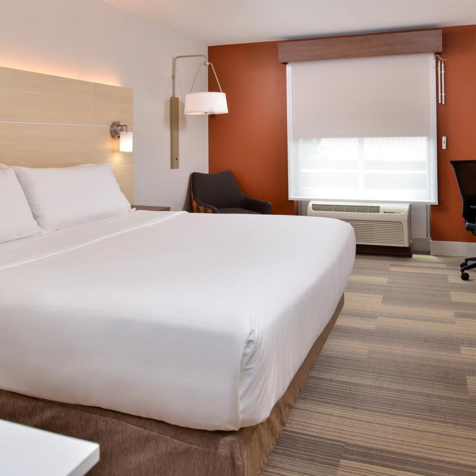 holiday inn express and suites cincinnati mason by ihg