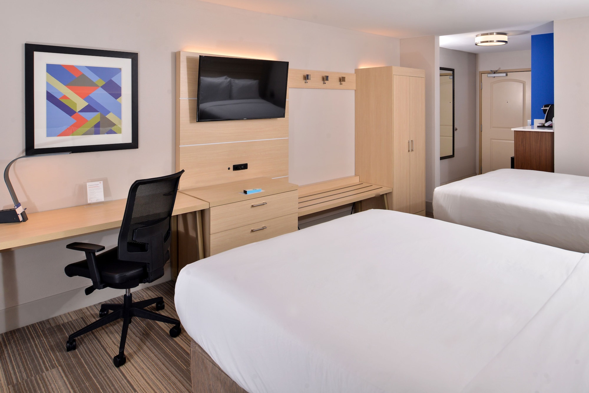holiday inn express and suites cincinnati mason by ihg