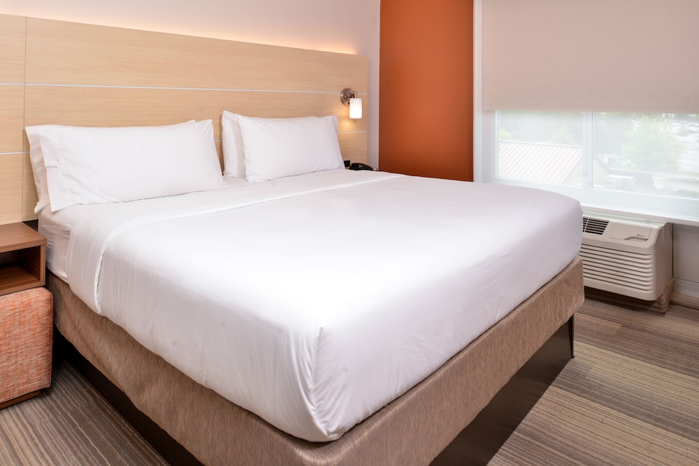 holiday inn express and suites cincinnati mason by ihg