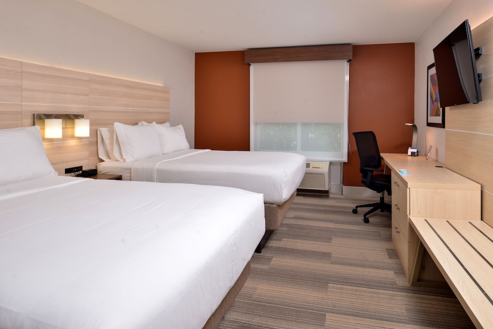 holiday inn express and suites cincinnati mason by ihg