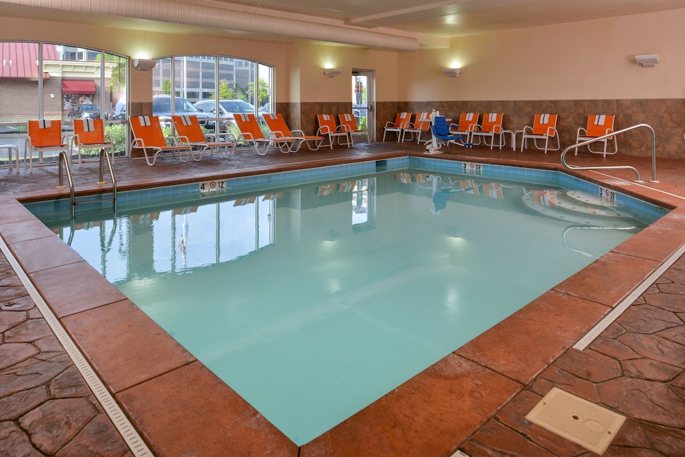 holiday inn express and suites cincinnati mason by ihg
