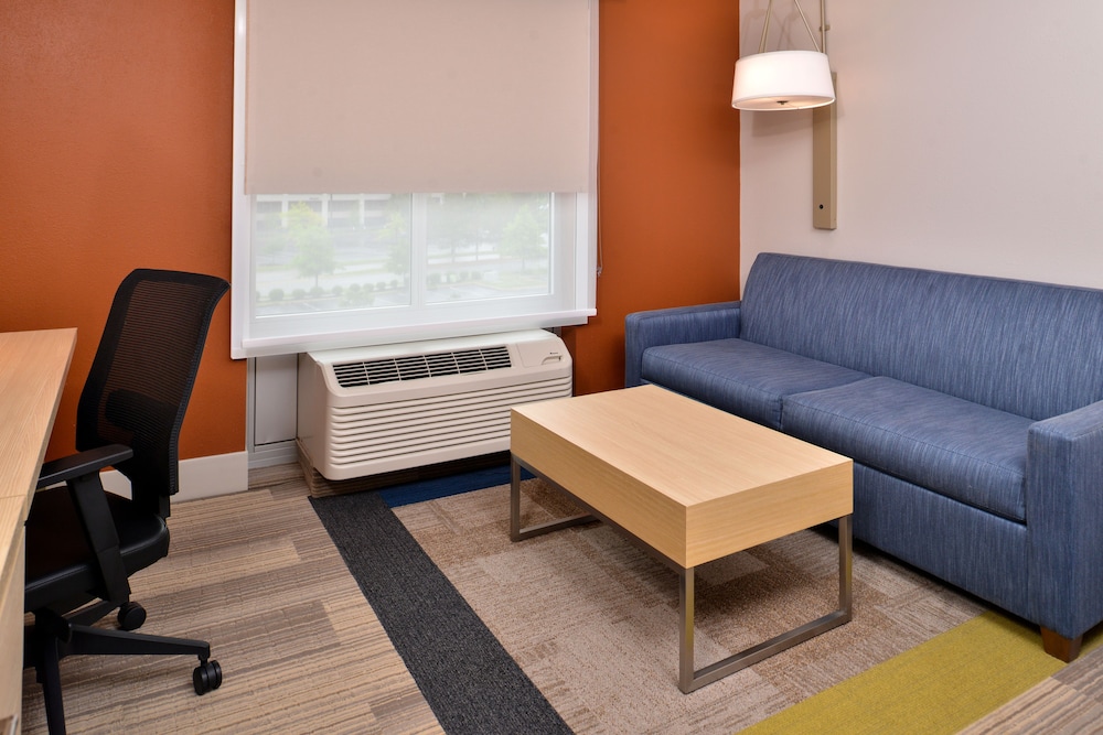 holiday inn express and suites cincinnati mason by ihg