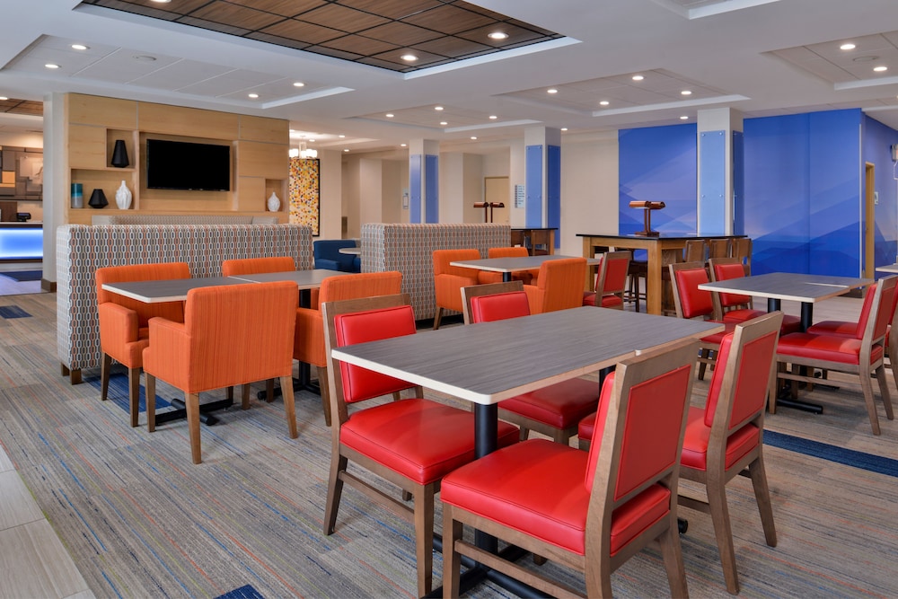 holiday inn express and suites cincinnati mason by ihg