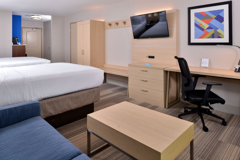 holiday inn express and suites cincinnati mason by ihg