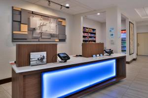 holiday inn express and suites cincinnati mason by ihg