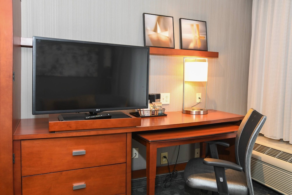 Courtyard By Marriott Cincinnati North At Union Centre,Cincinnati>>Beckett Ridge,3 star