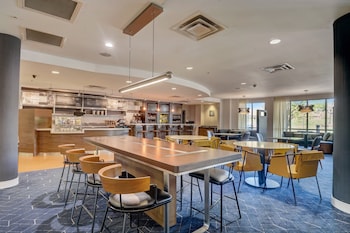 courtyard by marriott cincinnati north at union centre