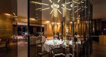 small luxury hotel wellnesshotel golfpanorama