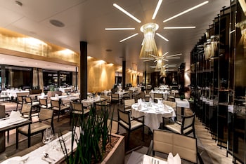 small luxury hotel wellnesshotel golfpanorama