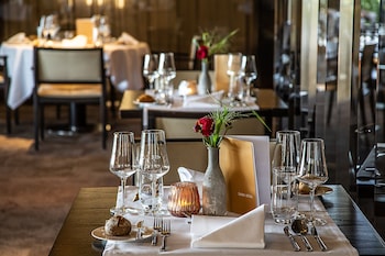 small luxury hotel wellnesshotel golfpanorama