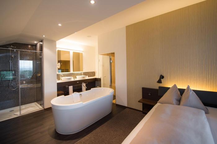 small luxury hotel wellnesshotel golfpanorama