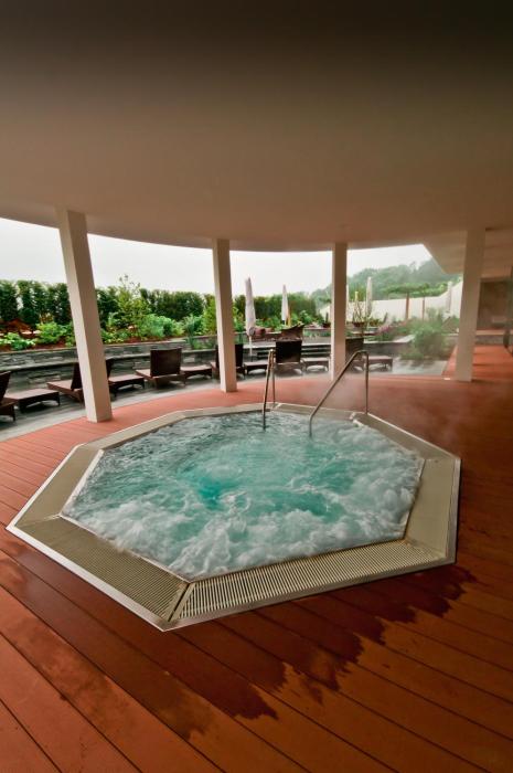 small luxury hotel wellnesshotel golfpanorama