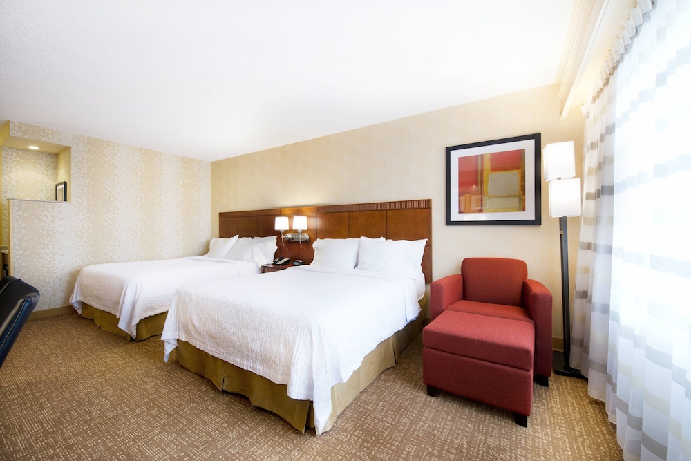 courtyard by marriott mississauga airport corporate centre west