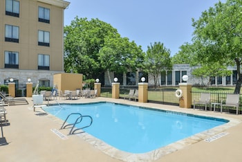 Holiday Inn Express & Suites San Antonio Nw-Medical Area,San Antonio>>River Walk,3 star