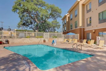 fairfield inn and suites by marriott san antonio seaworld