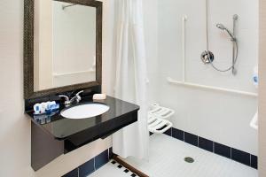 fairfield inn and suites by marriott san antonio seaworld