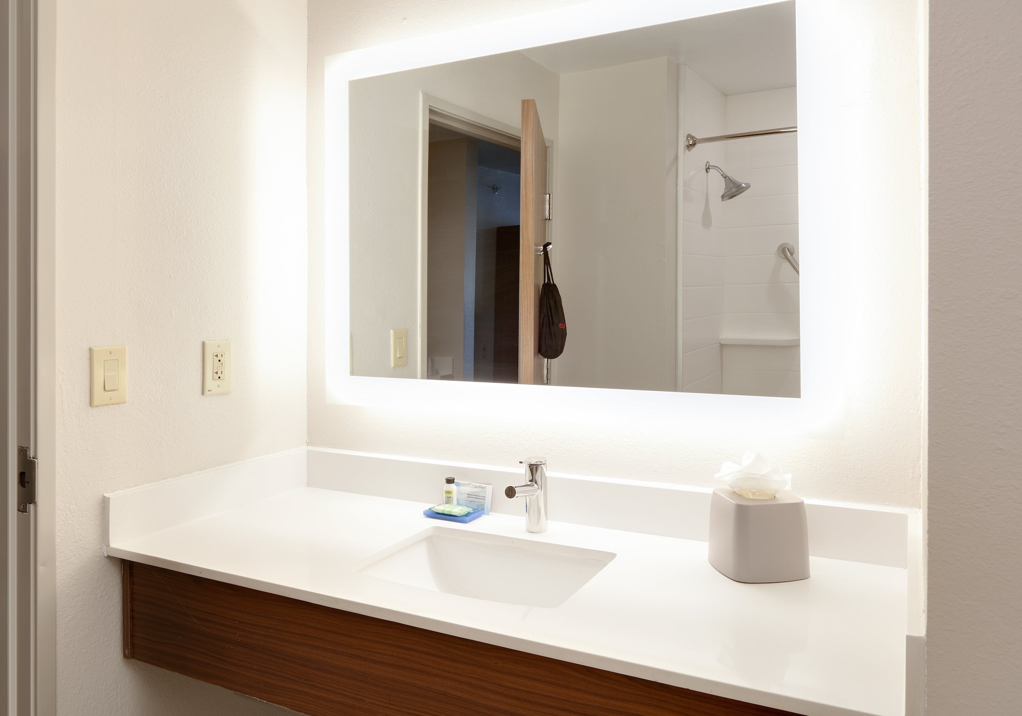 holiday inn express and suites san antonio nw near