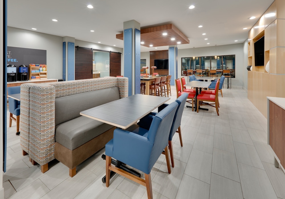 holiday inn express and suites san antonio nw near