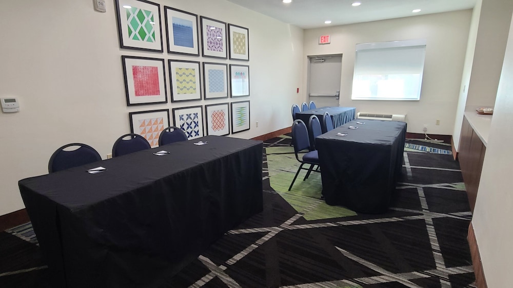 holiday inn express and suites san antonio nw near