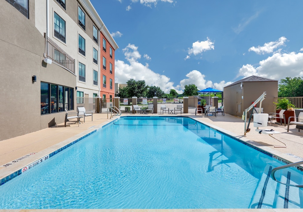 holiday inn express and suites san antonio nw near