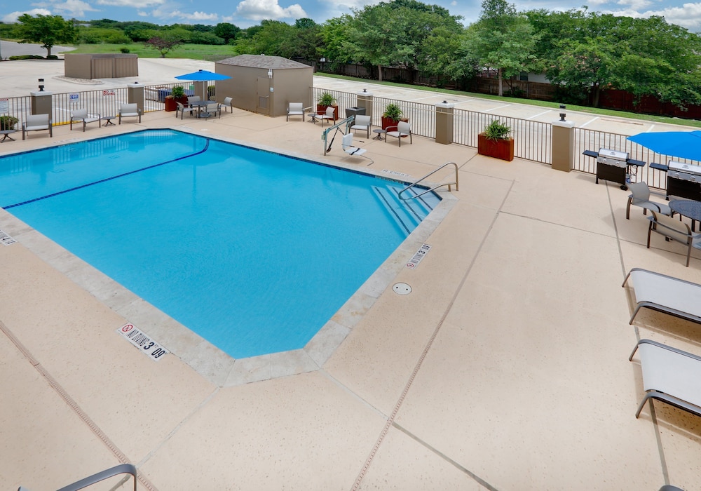 holiday inn express and suites san antonio nw near