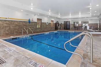 Hampton Inn & Suites Selma-San Antonio-Randolph Afb Texas,Live Oak>>Bexar County,3 star