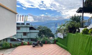 little sikkim inn