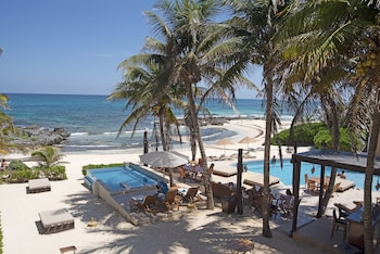 hotel playa la media luna isla mujeres