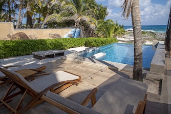 hotel playa la media luna isla mujeres